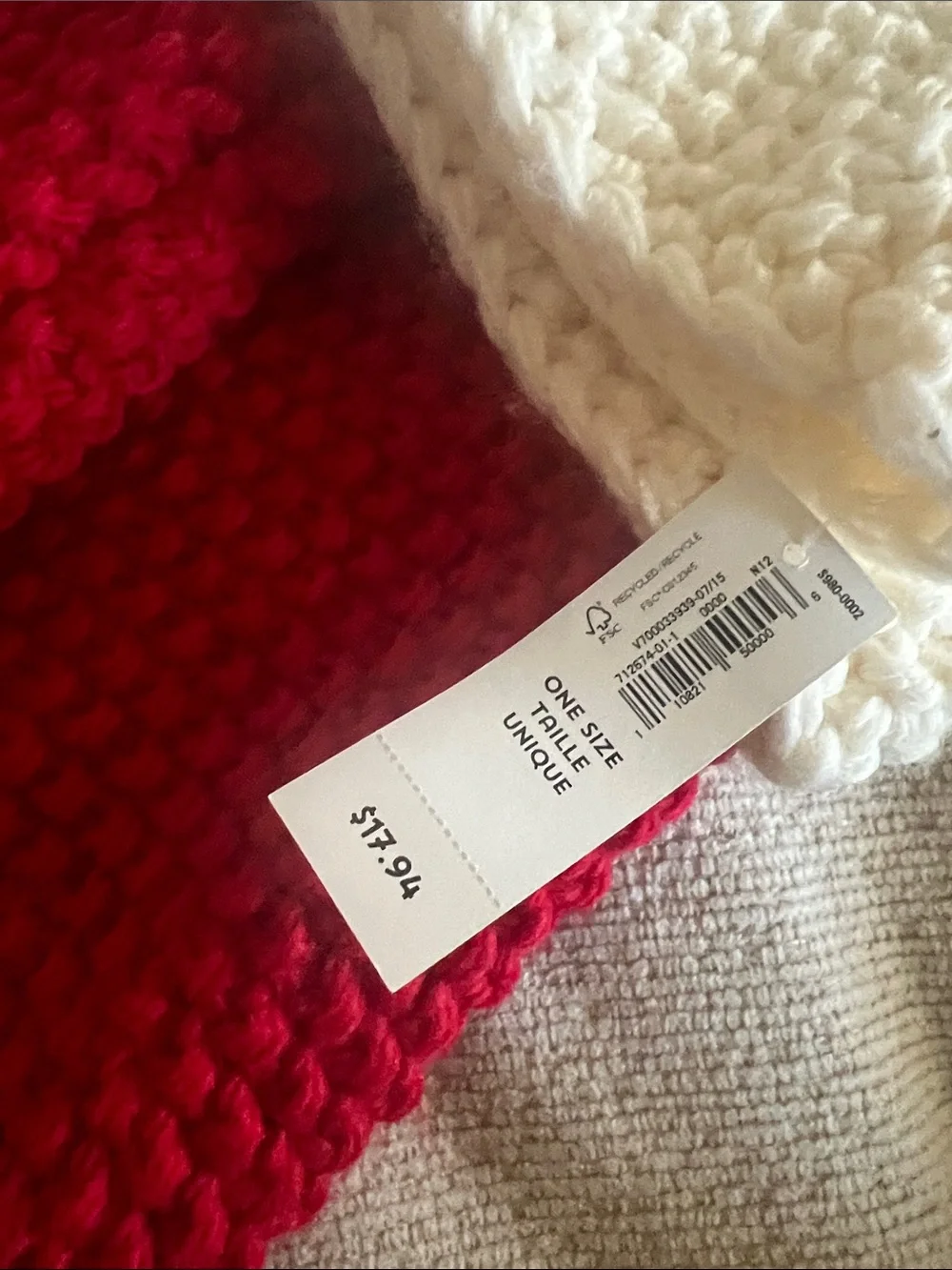 Old Navy Chunky Knit Scarves in Red and Cream